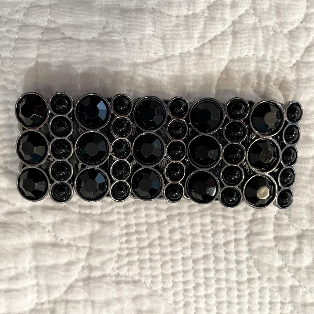 Black stone stretch bracelet